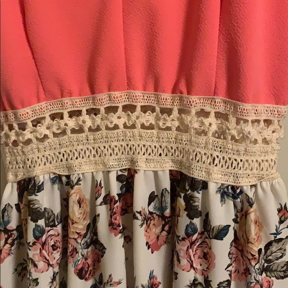 NWT pink and flowered dress - Picture 3 of 3